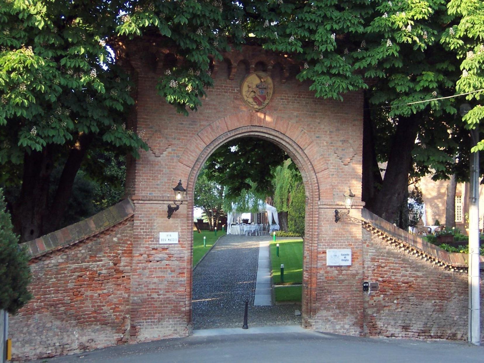 Отель Relais Del Castello Di Oviglio Экстерьер фото
