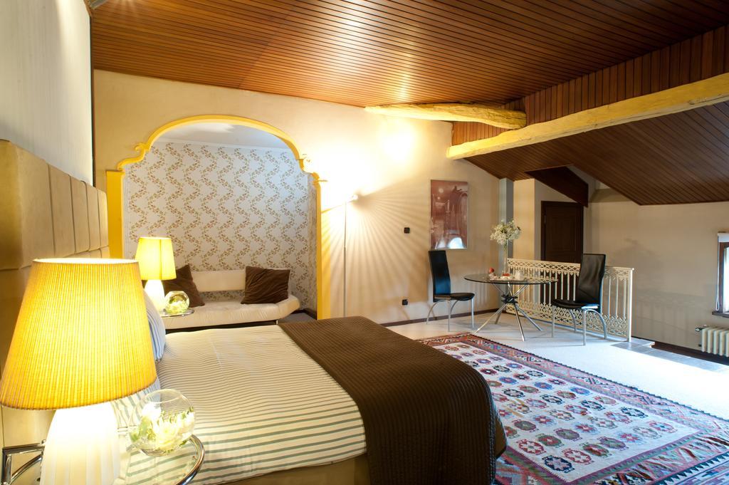 Отель Relais Del Castello Di Oviglio Экстерьер фото