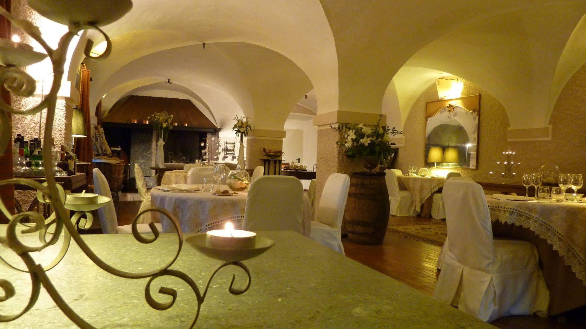 Отель Relais Del Castello Di Oviglio Экстерьер фото